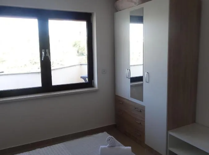 Ilsad Apartments, With Pool 80 Meters From Se, Sea View From Balcony Apartmán