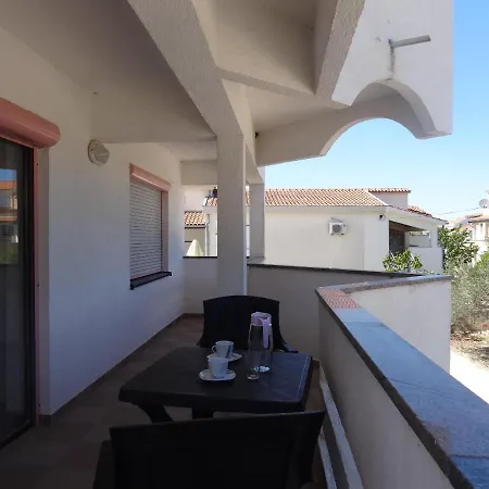 Apartmán Modern Island With Pool 80 Meters From The Sea B