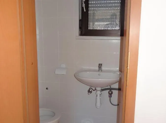 Appartamento Ilsad Apartments, With Pool 80 Meters From Se, Sea View From Balcony Ždrelac