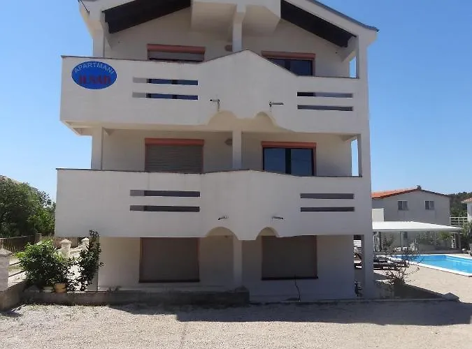 Apartman Ilsad Apartments, With Pool 80 Meters From Se, Sea View From Balcony *