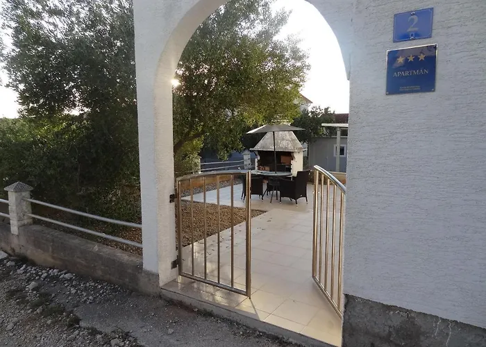 Ilsad Apartments, With Pool 80 Meters From Se, Sea View From Balcony *